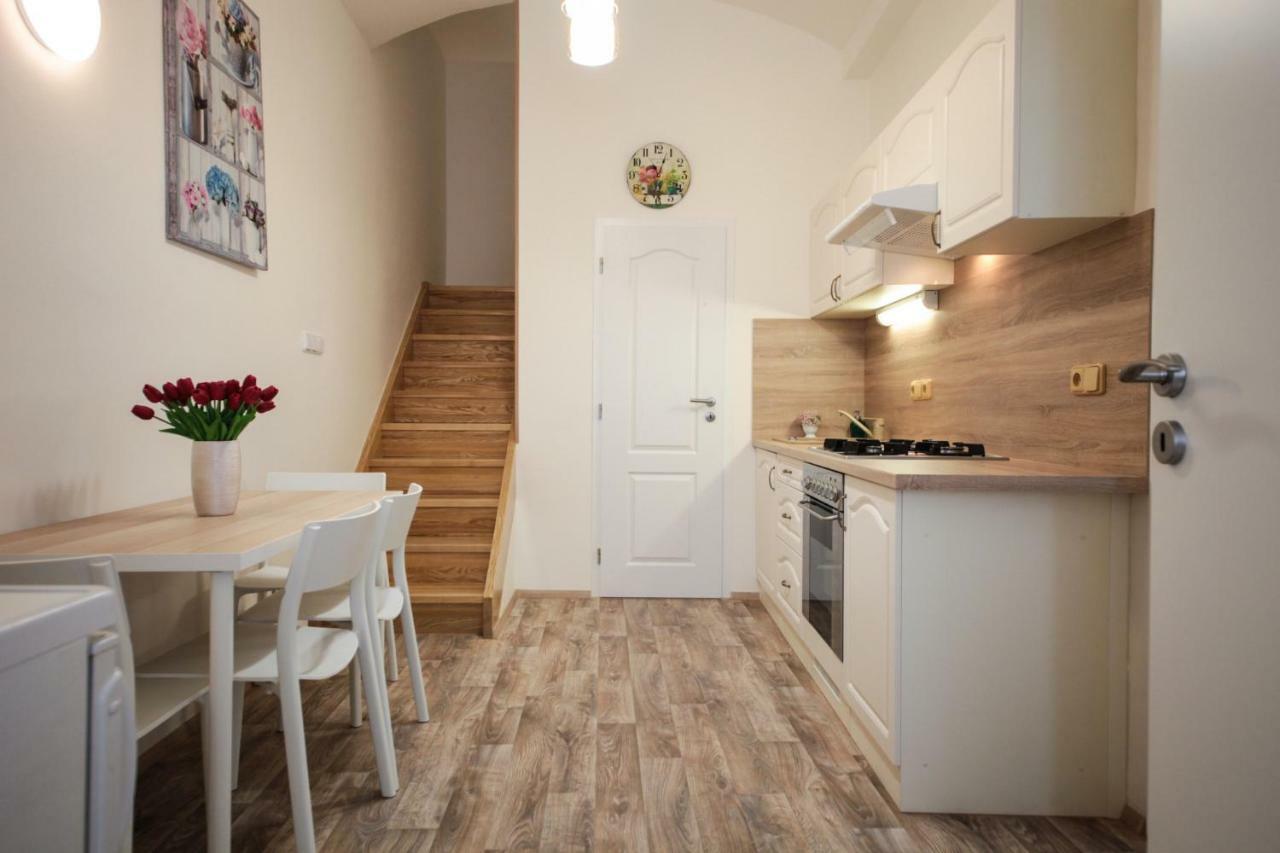Family Duplex On Wenceslas Square Apartment Prague Exterior photo
