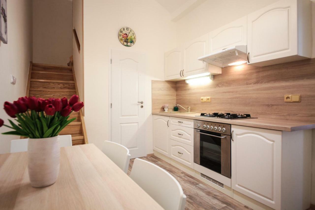 Family Duplex On Wenceslas Square Apartment Prague Exterior photo