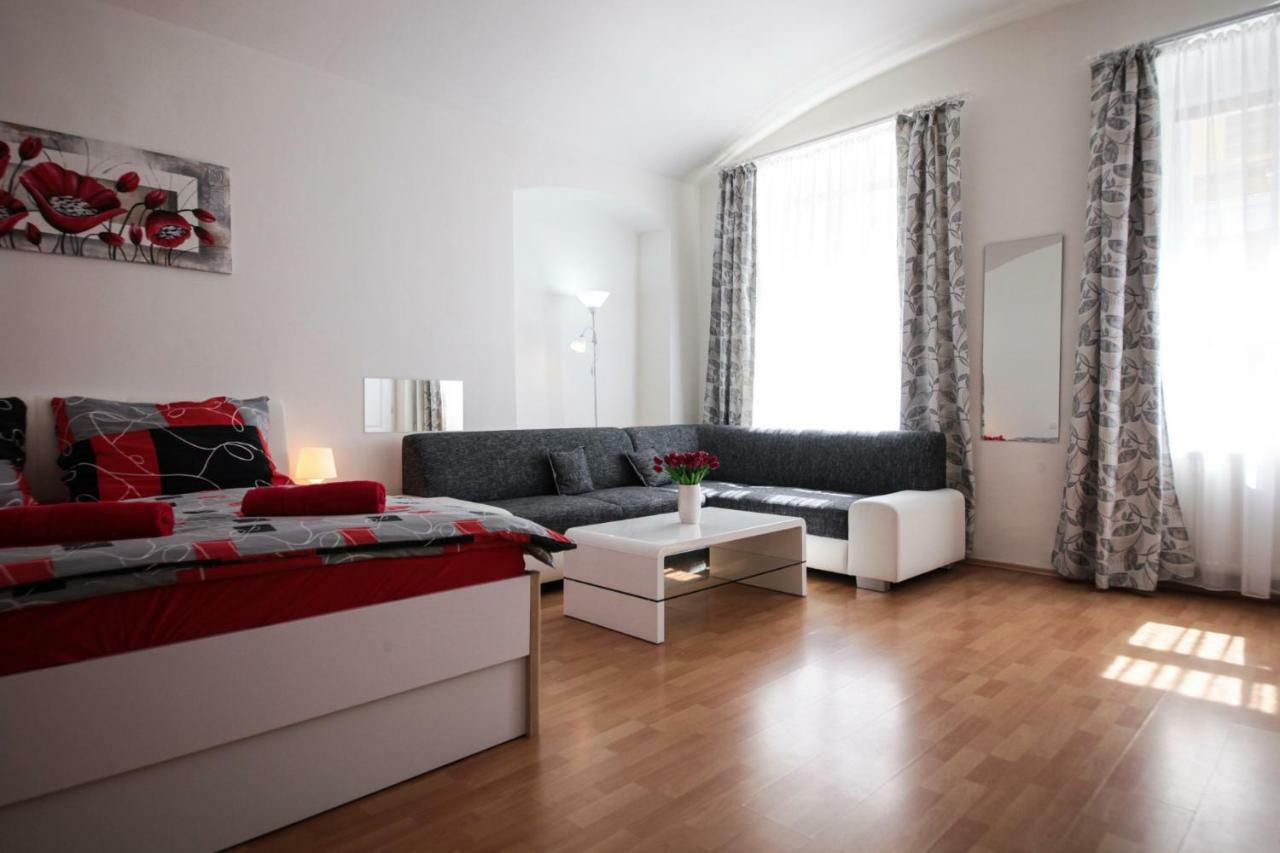 Family Duplex On Wenceslas Square Apartment Prague Exterior photo