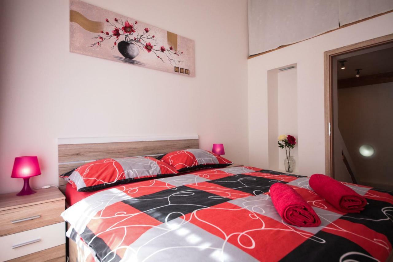 Family Duplex On Wenceslas Square Apartment Prague Exterior photo